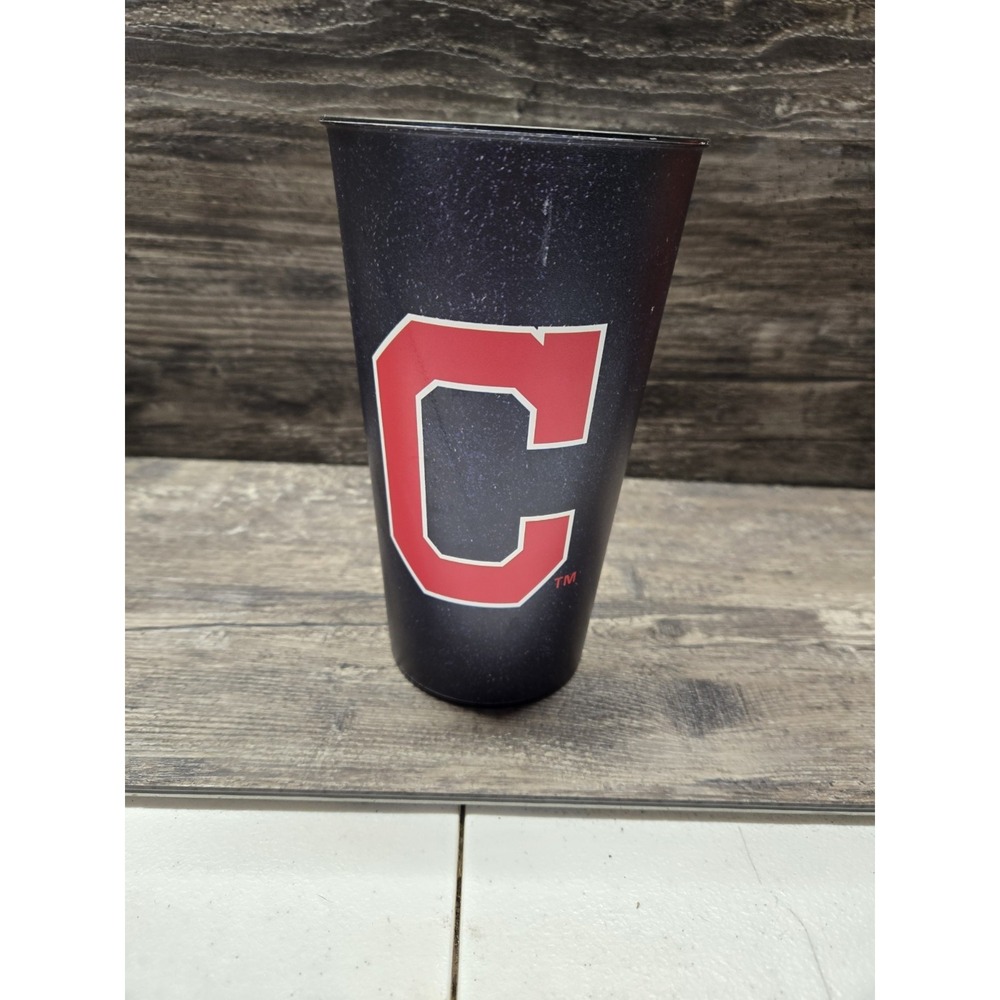 Cleveland Indians Gaurdians 32oz Large plastic tumbler Wahoo MLB Baseball‎